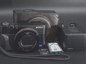 [NEAR MINT] Sony Cyber-shot DSC-RX100M4 RX100 IV 20.1MP Digital Camera