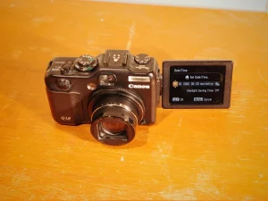 Canon Powershot G12 Digital Compact Camera w/ 2 batts and original strap